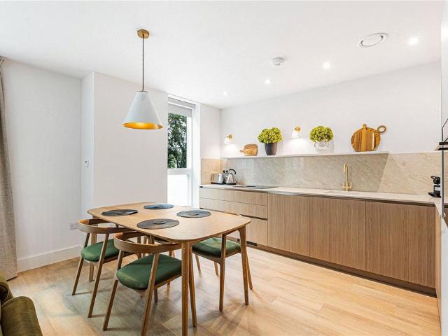 Flat for rent in Osney, The Slade