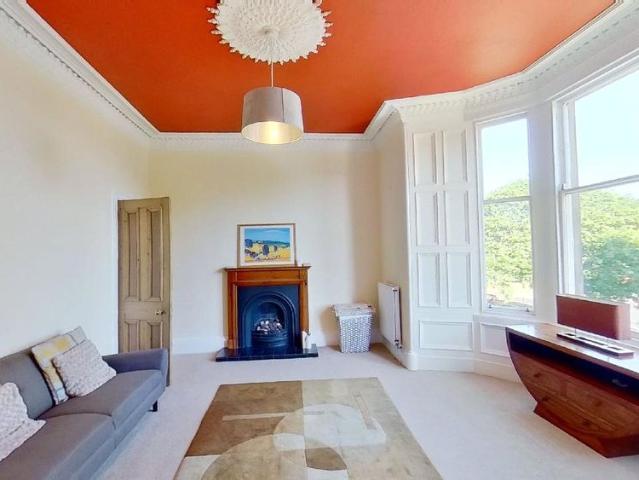 Apartment for rent in Hillside, Leith