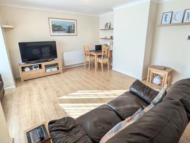 Apartment for rent in Sunningdale