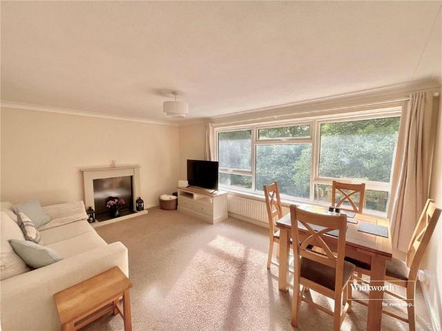 Apartment for rent in Highcliffe