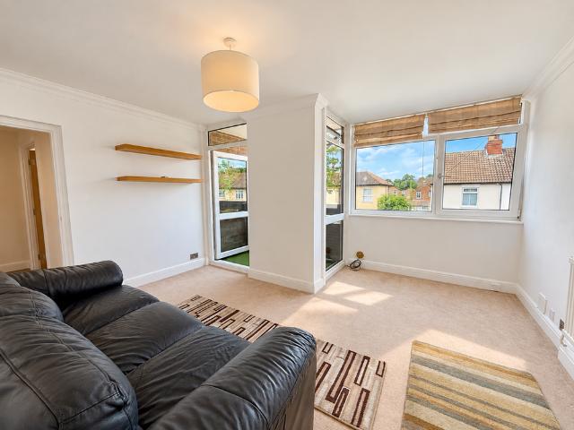 Apartment for rent in Navestock Side, Essex