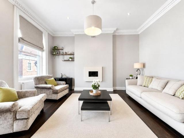 Apartment for rent in Fole, Surrey