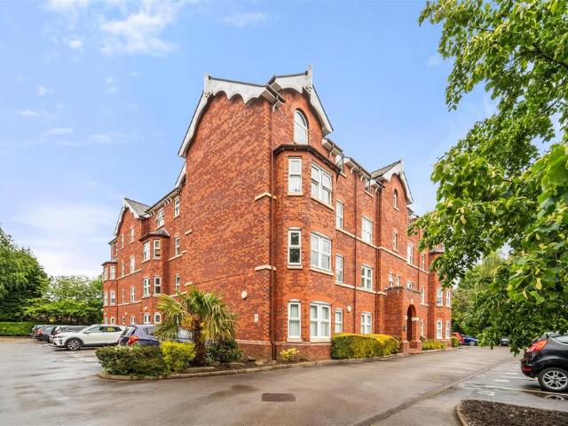 Flat for rent in Sale Moor, Trafford Park