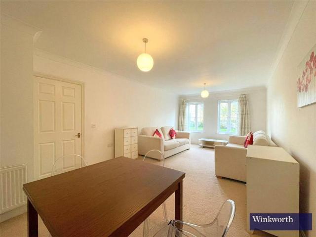 Apartment for rent in Greenhill, Greater London