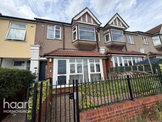 Flat for rent in Hornchurch, Greater London