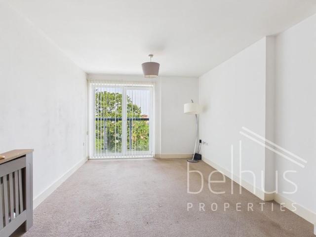 Apartment for rent in Mile End, Fordham Heath