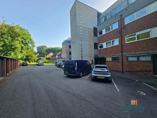 Flat for rent in Gatley, Greater Manchester