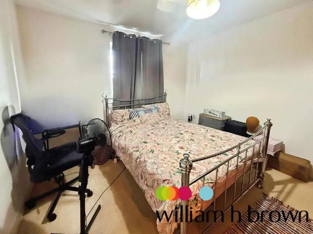Apartment for rent in Mile End, Fordham Heath