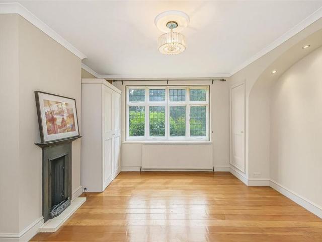 Apartment for rent in Snaresbrook, Greater London