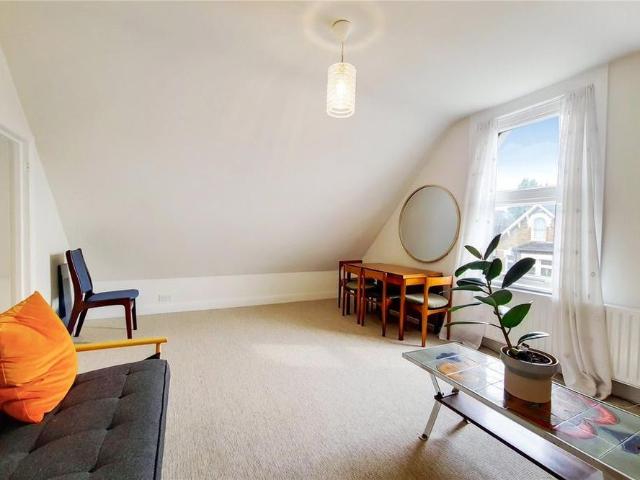 Apartment for rent in London Borough of Lewisham, Ladywell