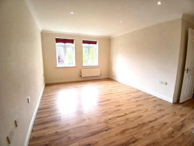 Apartment for rent in Red Hill, Surrey