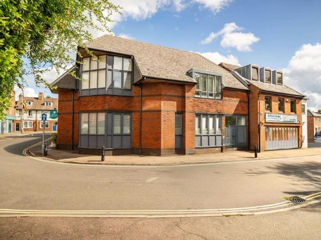Flat for rent in St Albans, Five Acres