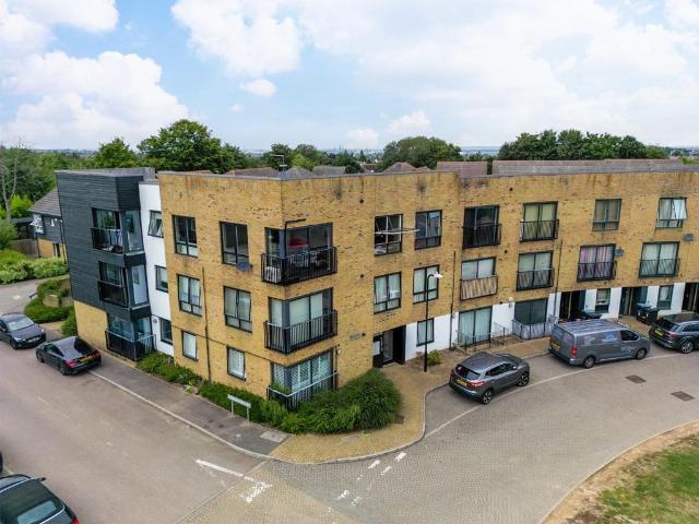Flat for rent in Kings Farm, Hamerton