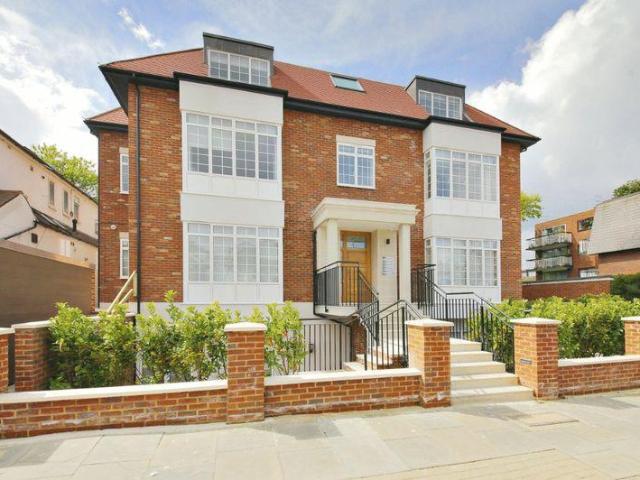 Flat for rent in Golders Green, Greater London