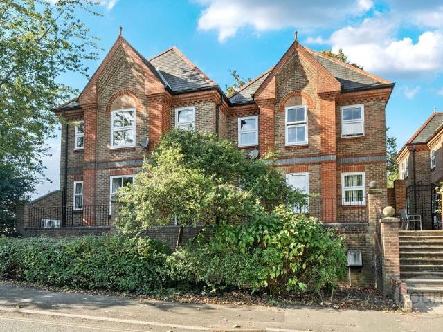 Flat for rent in Chawton, Bolton Low Houses