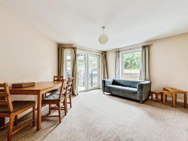 Apartment for rent in Okus, Swindon
