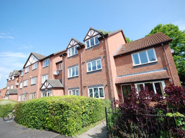Flat for rent in Whitnash, Green Close