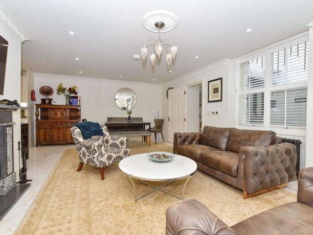 Apartment for rent in East Cliff, Acol