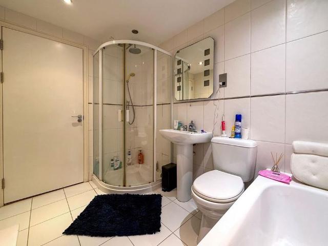 Apartment for rent in St Helier, Greater London