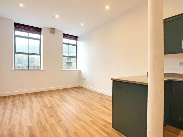 Apartment for rent in Birchcliffe, Calderdale