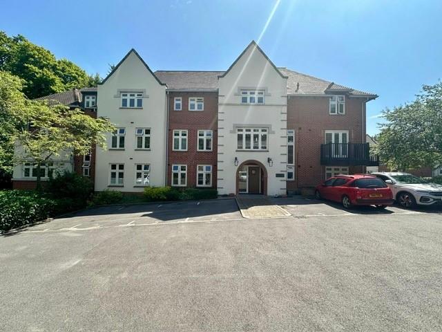 Flat for rent in Sleepers' Hill, Hampshire