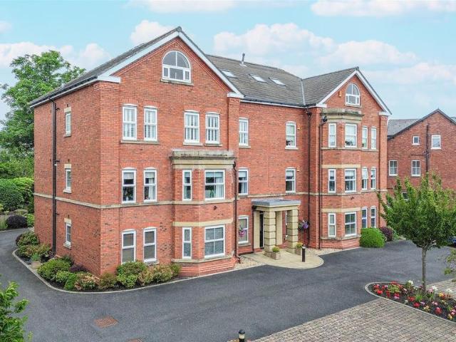Flat for rent in Southport, Sefton