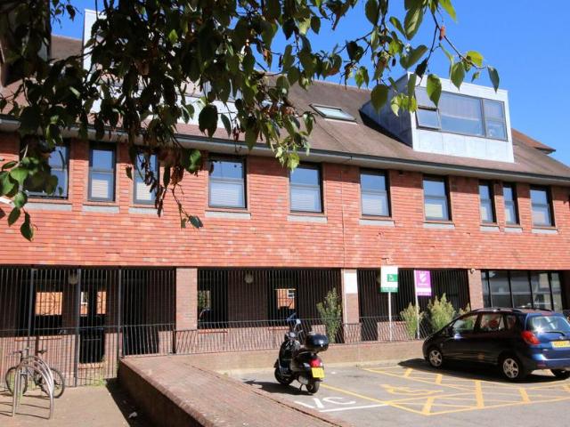 Flat for rent in Henley-on-Thames, Berrick Salome