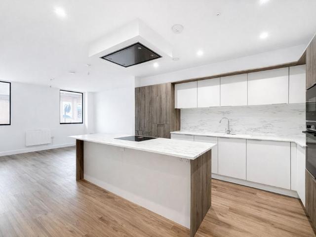 Flat for rent in Lakeside, Rodbourne