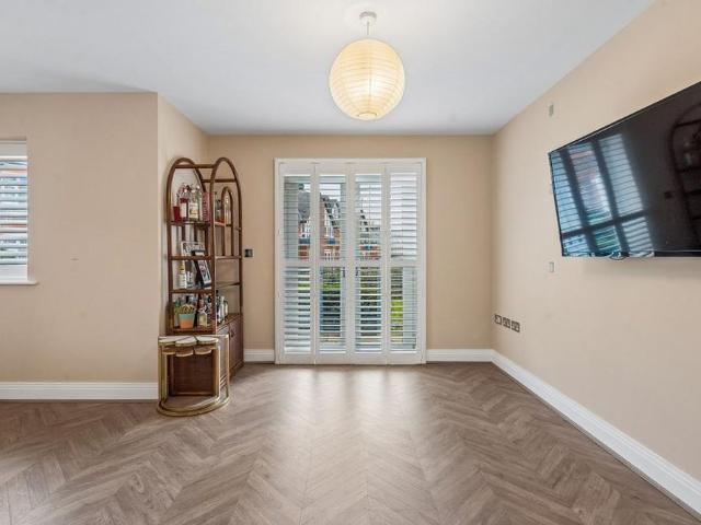Apartment for rent in Chesham, Asheridge