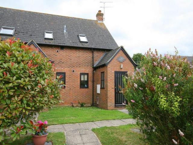 Flat for rent in Stone with Bishopstone and Hartwell, Stone
