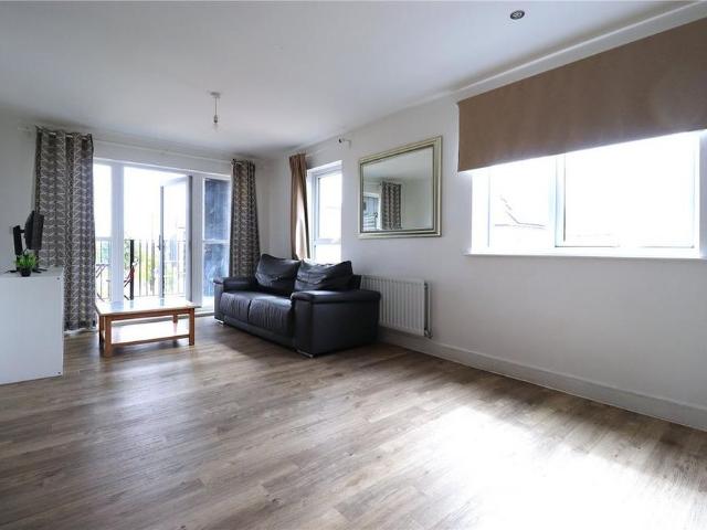Apartment for rent in Priors Hall Park, Weldon