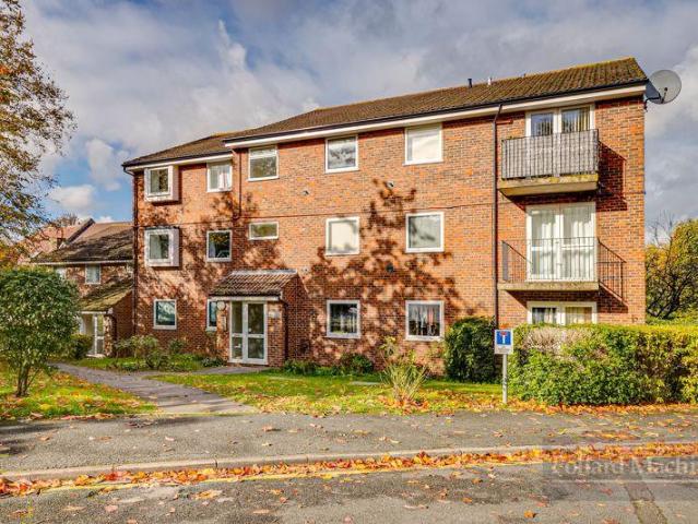 Flat for rent in South Croydon, Purley