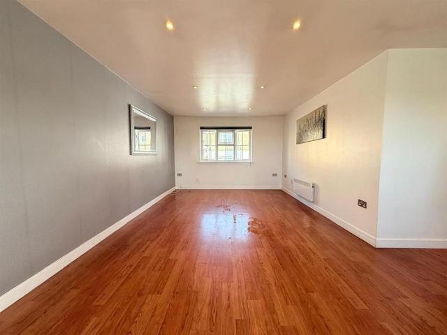 Apartment for rent in Purfleet-on-Thames, Essex