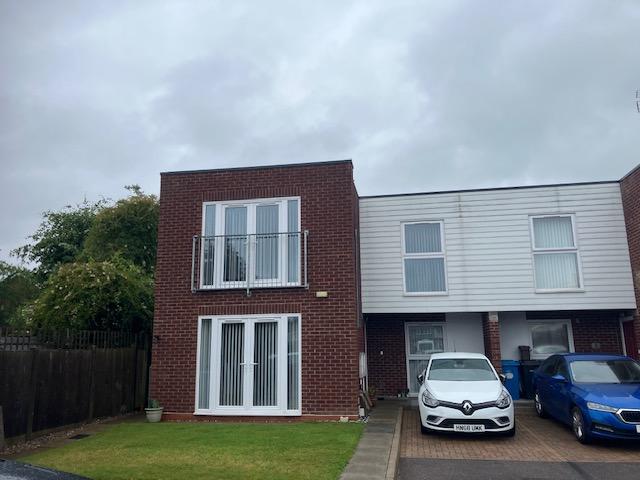 Flat for rent in Landywood, Great Chatwell