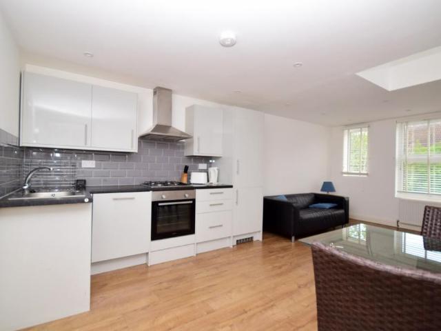 Flat for rent in London Borough of Croydon, Purley