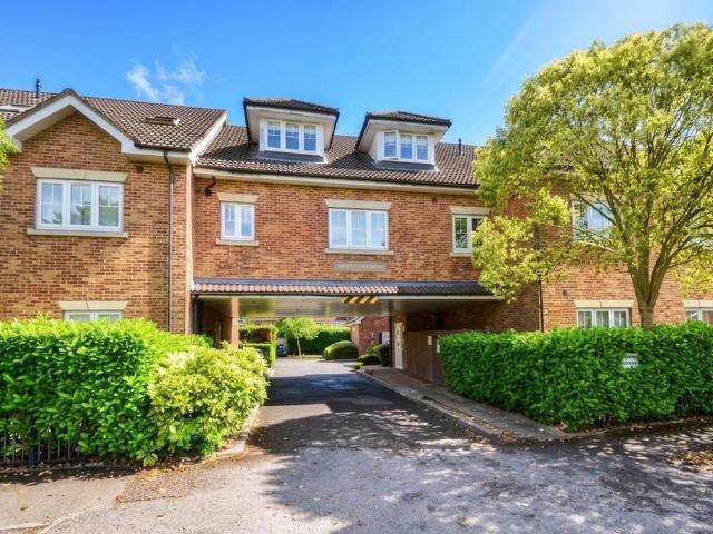 Flat for rent in Camberley, Surrey Heath