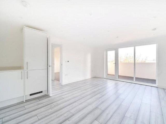 Apartment for rent in Regent Quay, Oad Street
