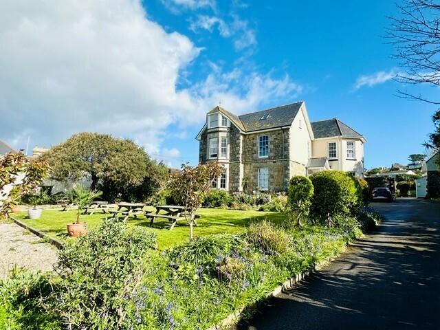 Apartment for rent in Marazion