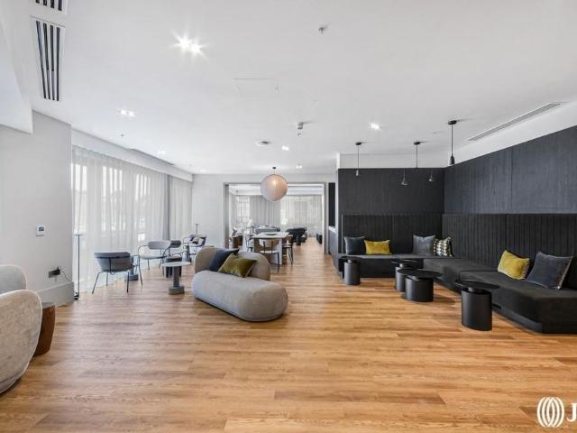 Apartment for rent in London Borough of Hounslow, Strand