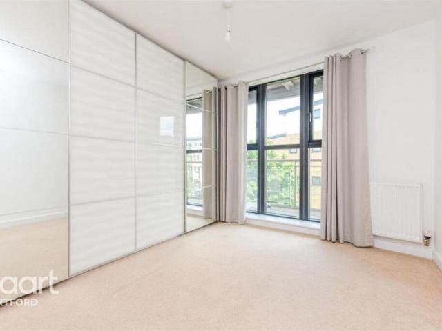 Apartment for rent in Worcester Park Estate, Monks Orchard