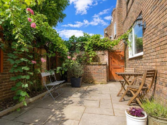 Flat for rent in Battersea, Greater London
