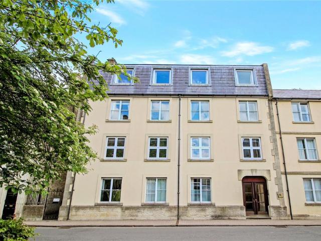 Flat for rent in Fossebridge, Gloucestershire