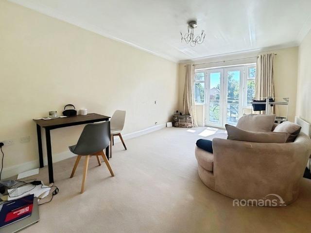 Apartment for rent in Cox Green