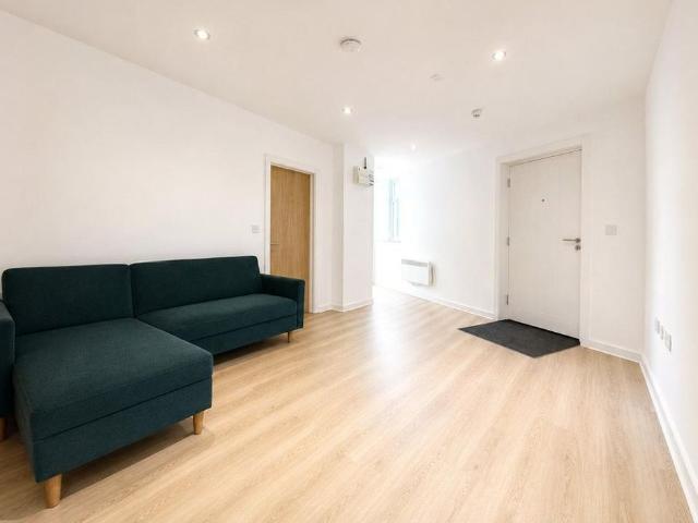 Apartment for rent in Lady House, Burnedge