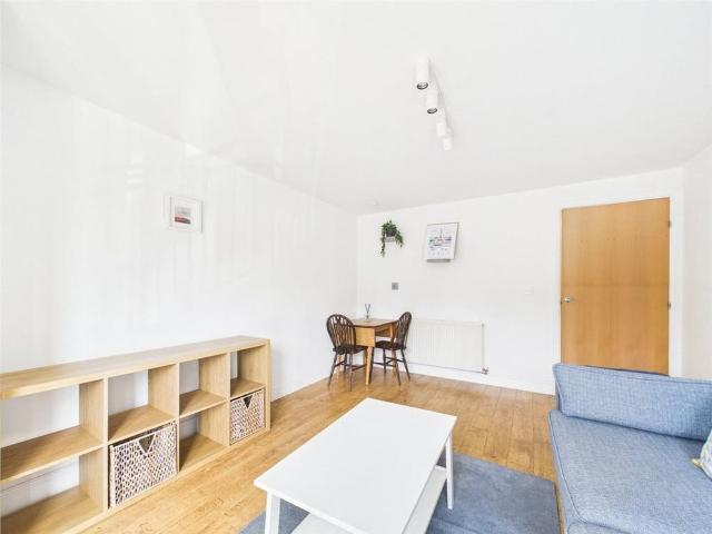 Apartment for rent in Stenhouse, Scotland