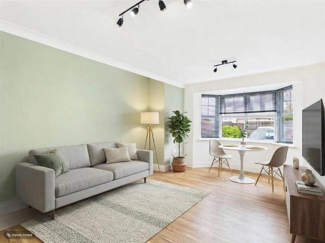 Apartment for rent in Deeplish, Burnedge