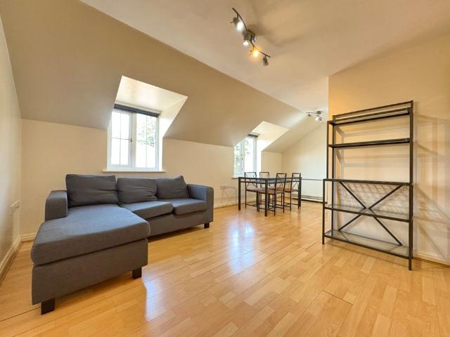 Apartment for rent in Moor Allerton, West Yorkshire