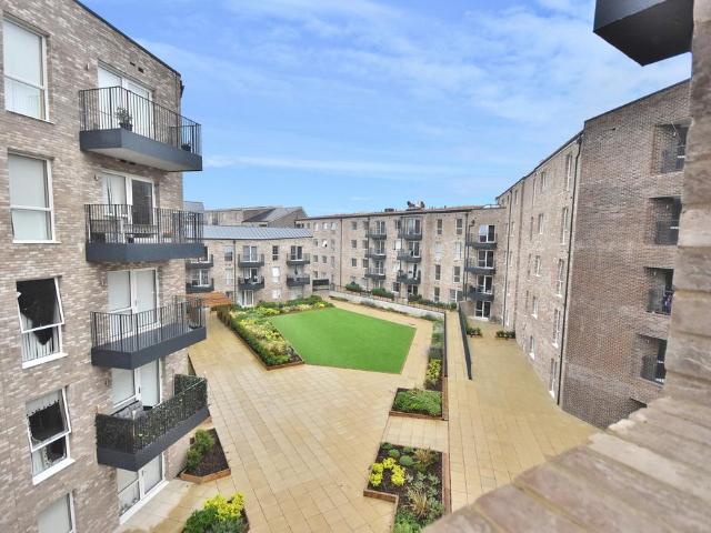 Flat for rent in Hockerill, East Hertfordshire