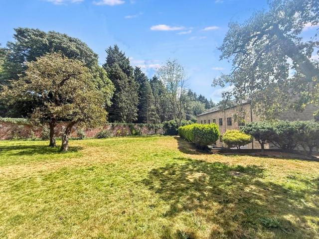 Flat for rent in Rawdon, West Yorkshire