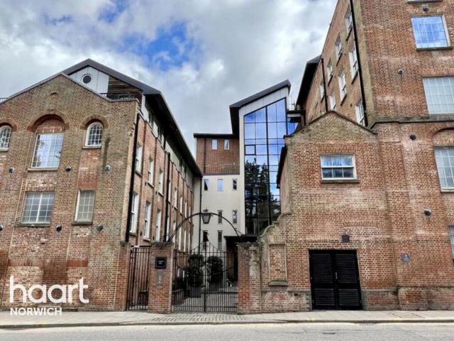 Flat for rent in Lakenham, East Bank